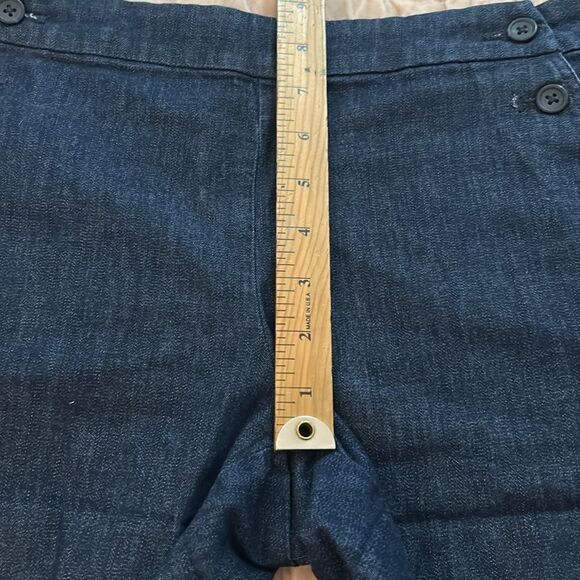 Banana Republic Dark Blue Jean Shorts with Button Detail size 0/25 - Picture 5 of 9